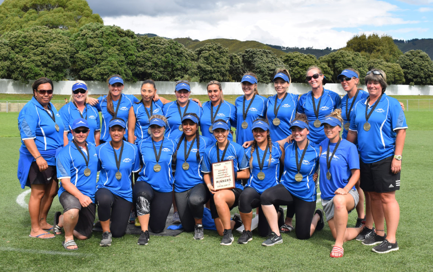 AkWomenwithmedals7-107 AkWomenwithmedals7-107